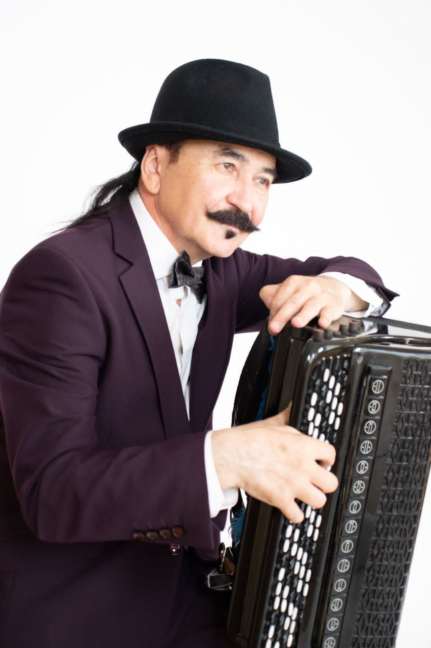 photo 5417855907242119762 y