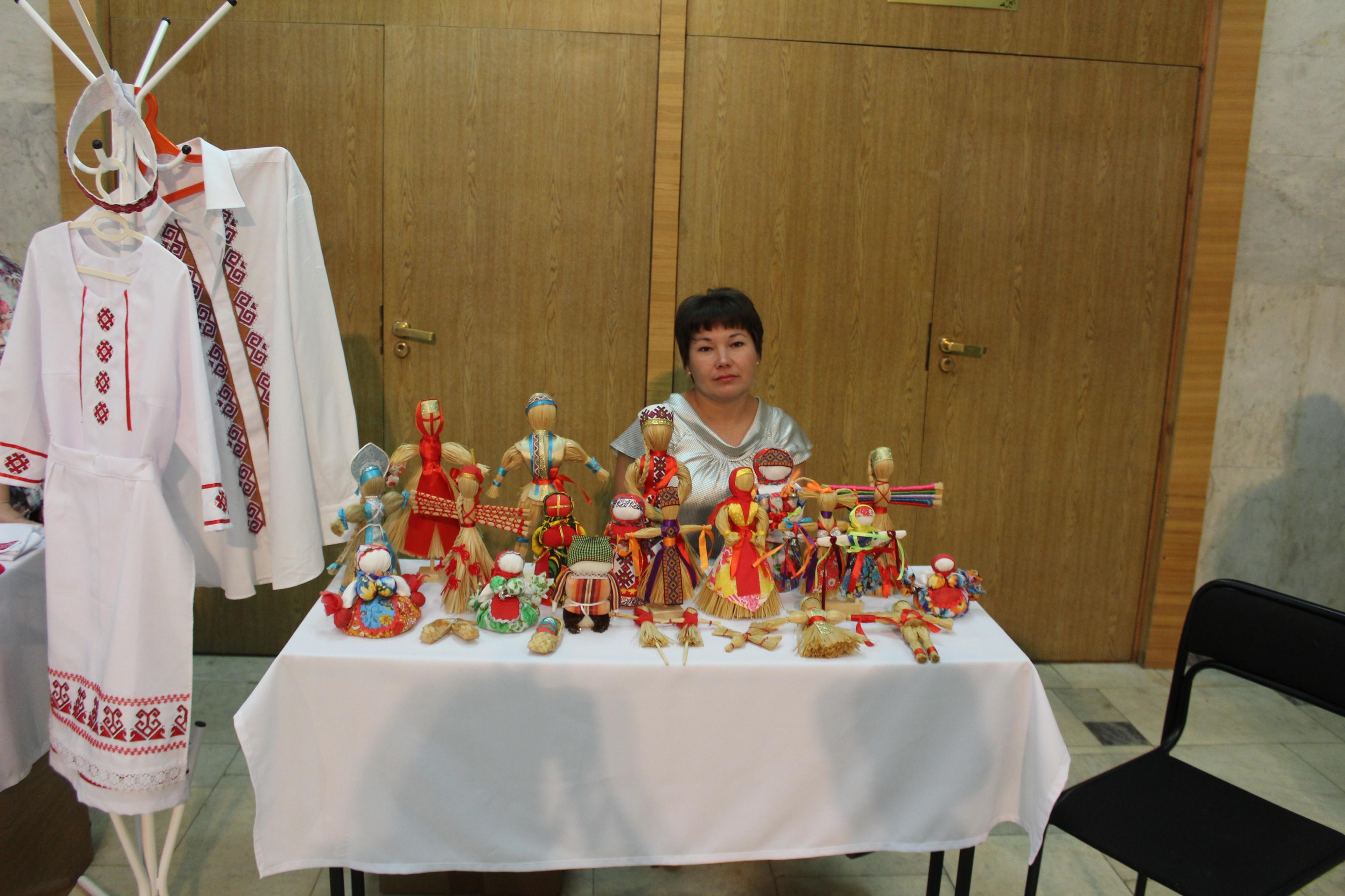 Выездной мастер-класс по созданию игрушек из соломы в Москве и МО