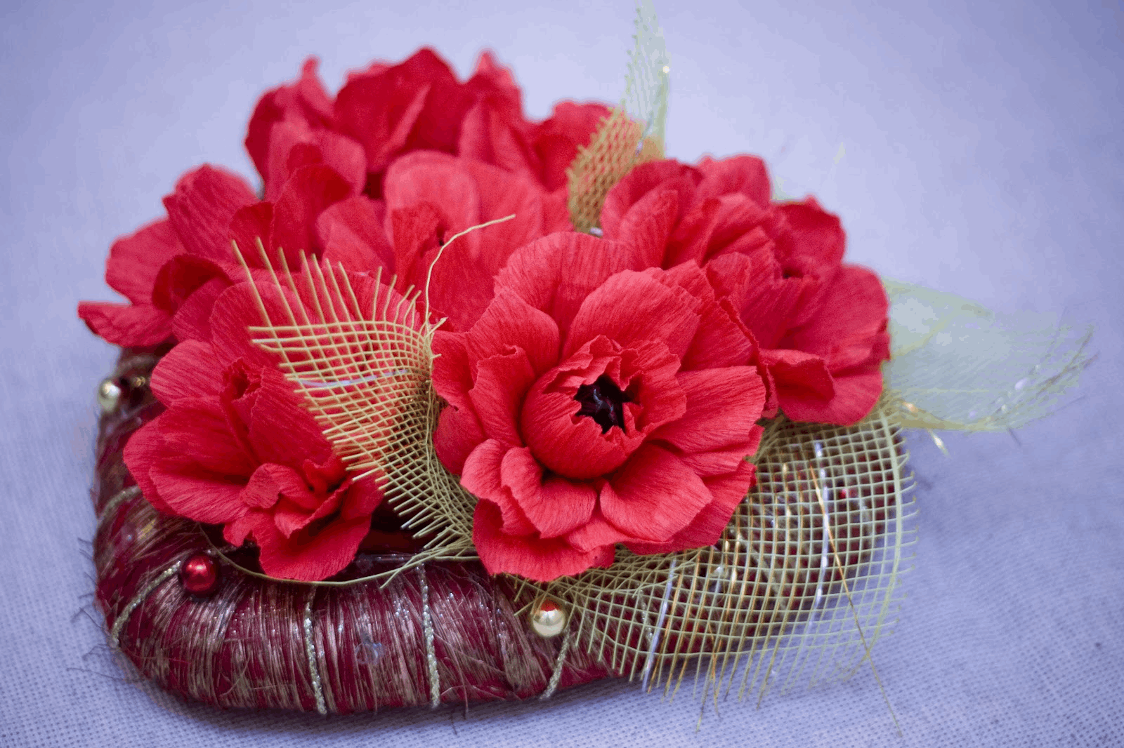 ТАТЬЯНА | Корзина с цветами из гофрированной бумаги с конфетками впечатляющий подар | Instagram
