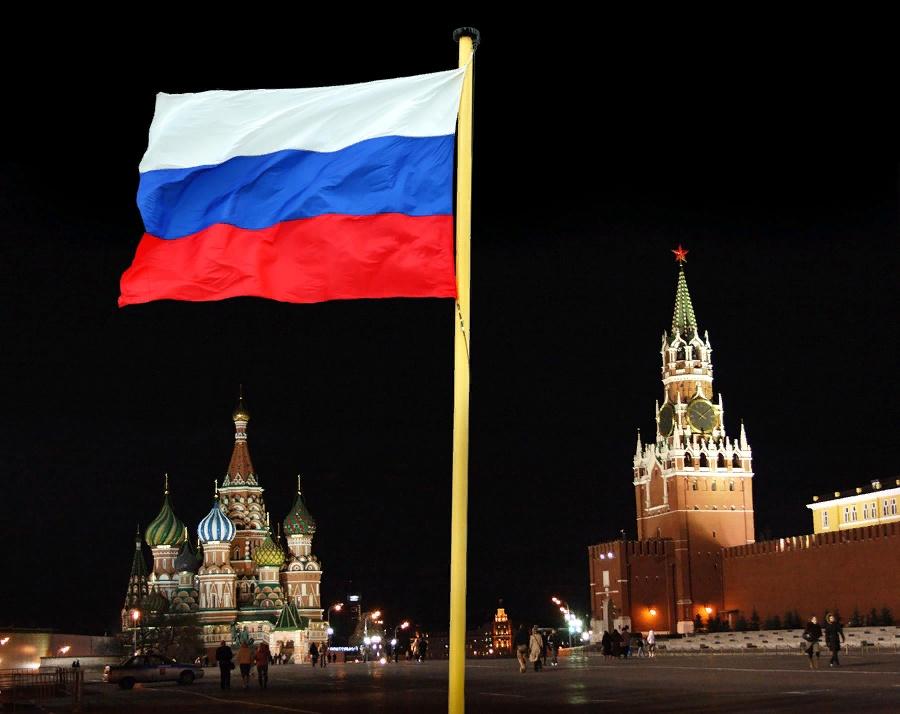 Флаг россии в москве