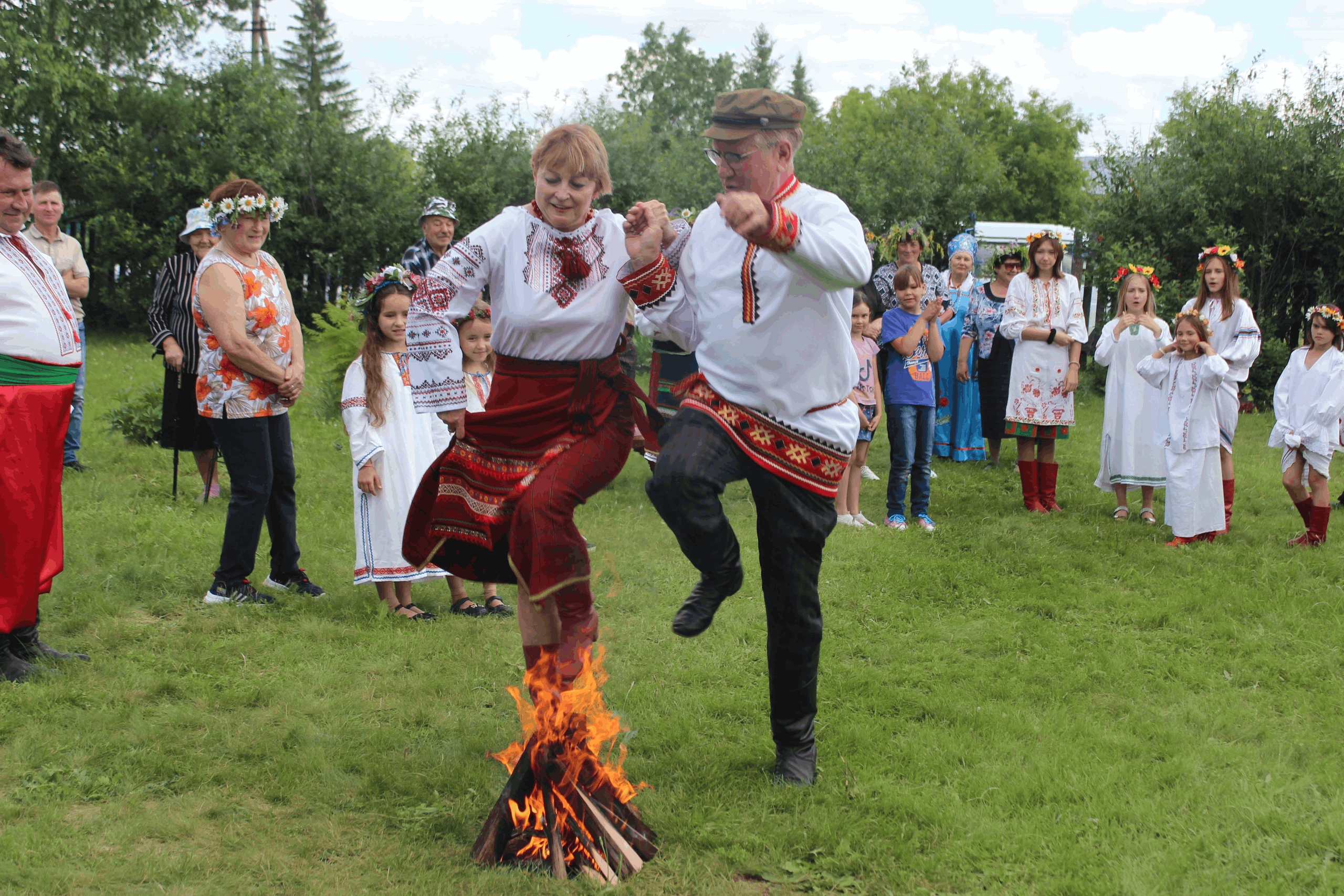 Ой на ивана. Иван Купала. С праздником Ивана Купала. 7 Июля Иван Купала. 7 Июля праздник Ивана Купалы.