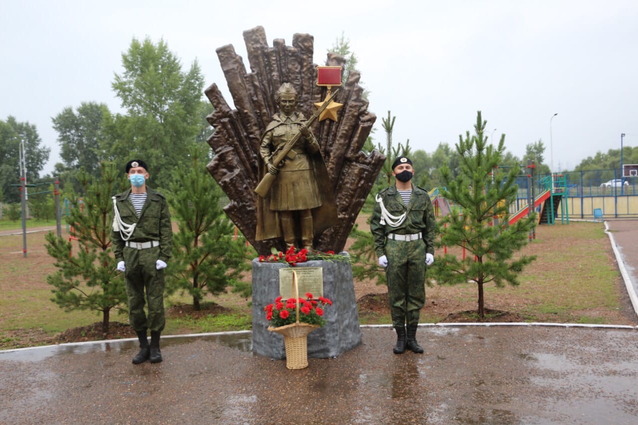 Памятник Натальи Ковшовой в Уфе