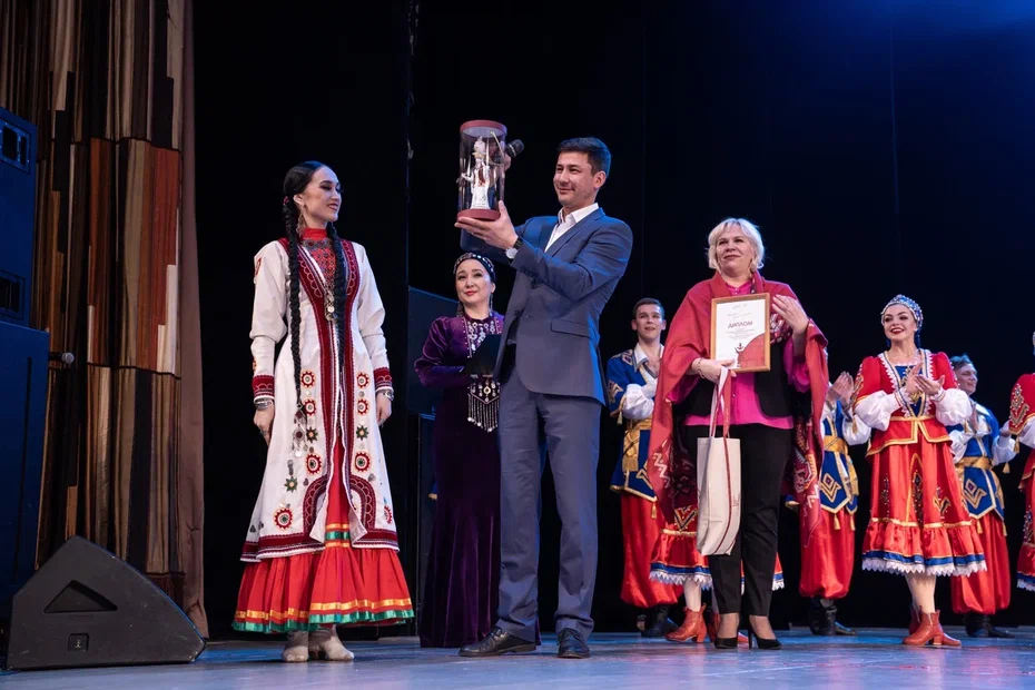 В ГКЗ «Башкортостан» состоялся концерт двух известных танцевальных ансамблей республики