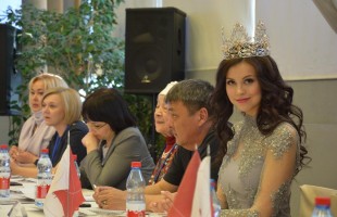 Финалистки конкурса красоты «Хылыукай-2018» встретились с журналистами