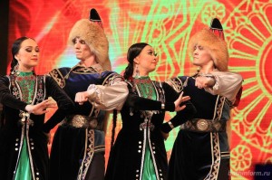Мәләүез ҡалаһында Фәйзи Ғәскәров исемендәге VIII төбәк-ара халыҡ бейеүҙәре ансамблдәре фестивале уҙғарыла