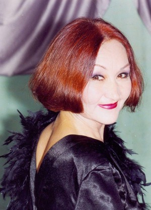 Бөгөн Башҡортостандың атҡаҙанған һәм халыҡ артисткаһы, билдәле актриса Венера Хәсәноваға — 70 йәш