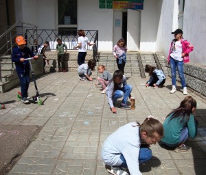 Асфальтный вернисаж «Мой любимый сказочный герой»