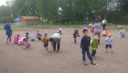 Конкурс рисунков на асфальте «Волшебные краски лета».