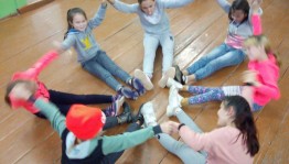 Развлекательная программа « Идем играть»