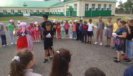 Литературно–игровая программа «Яркие краски лета»