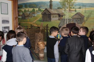 «Мы в музее старины»