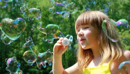Подвижные игры «Самый большой мыльный пузырь»