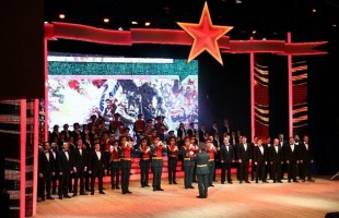 Рустэм Хамитов поздравил жителей республики с Днём защитника Отечества