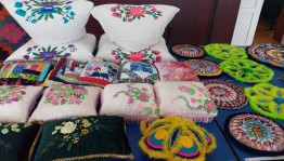 Выставка творческих работ «Красоту творим руками»