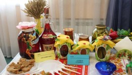 Выставка«Прячем лето в банке»