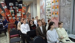 «Никто в забвенье не уходит»