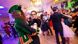 Бал–маскарад «Да наступит праздник!»
