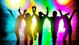 Развлекательная программа «Танцуй, танцуй»