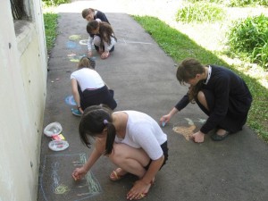 Игровая программа «Рисуем мелом на асфальте».