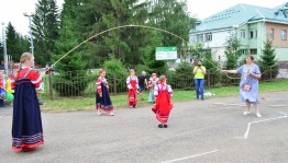 Игровая программа «Подарим радость детям»