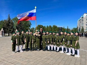 Флешмоб «Символ, рожденный историей» ко Дню государственного флага Российской Федерации