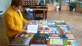 Презентация книжной выставки «Родной язык – мое богатство»