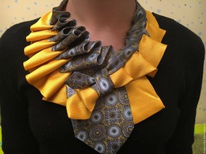 «Винтажные женские аксессуары из мужских галстуков»