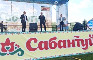 Артисты Сибайского концертно-театрального объединения выступили на сабантуе в Курганской области