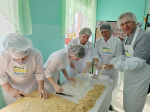 Благотворительная акция по резке «Домашней лапши»