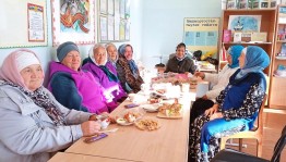 Праздничная программа«На свете нет священней слова–«Мама»