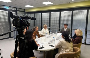 В Башкирском государственном театре кукол состоялся инклюзивный спектакль для детей с нарушениями зрения