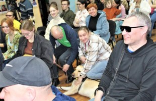 В Башкирской специальной библиотеке для слепых отметили Международный день собак-поводырей