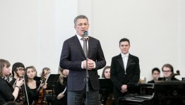 Руководитель Башкортостана Радий Хабиров в День работника культуры вручил государственные награды