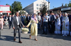 Глава Башкортостана Радий Хабиров отметил важность семьи на фестивале в Бирске