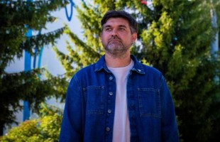 В Агидели стену жилого дома украсил мурал «Всадники»