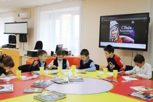 Дети села Мраково научились создавать космические рисунки в технике кляксографии