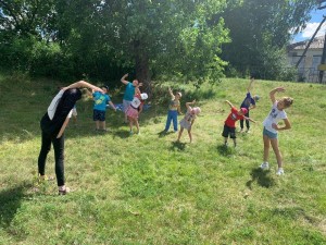 Конкурсно-игровая программа «Лужайка дружбы»