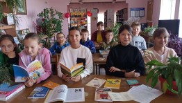 Литературно - игровая программа «Будем с книгами дружить»