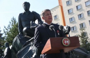 Monument to Mustai Karim was opened in Kazan
