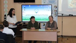 Выставка Лейлы Каримовой «Красочное настроение»