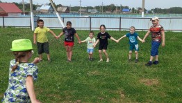 Игровая программа «Белый - тополь, синий - тополь!»