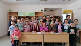 Литературно-музыкальный праздник «Единственной маме на свете»