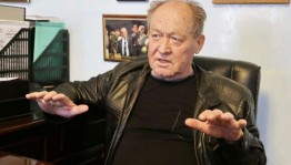 Рифкат Исрафилов получил премию «Золотая маска» за вклад в развитие театрального искусства