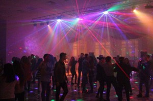 Развлекательная программа «Танцуй!»