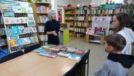 Обзор книжной выставки к 220–летию Ф. Тютчева «Певец природы и любви»