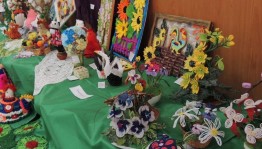 Выставка декоративно-прикладного искусства «Волшебный клубочек»