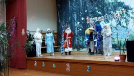 Новогодний калейдоскоп «Забавы у новогодней елки»