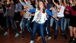 Дискотека «Танцуй с нами»