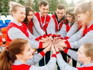 Познавательный час «Волонтеры».