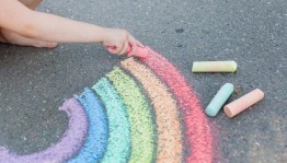 Игровая программа«Весёлые мелки»